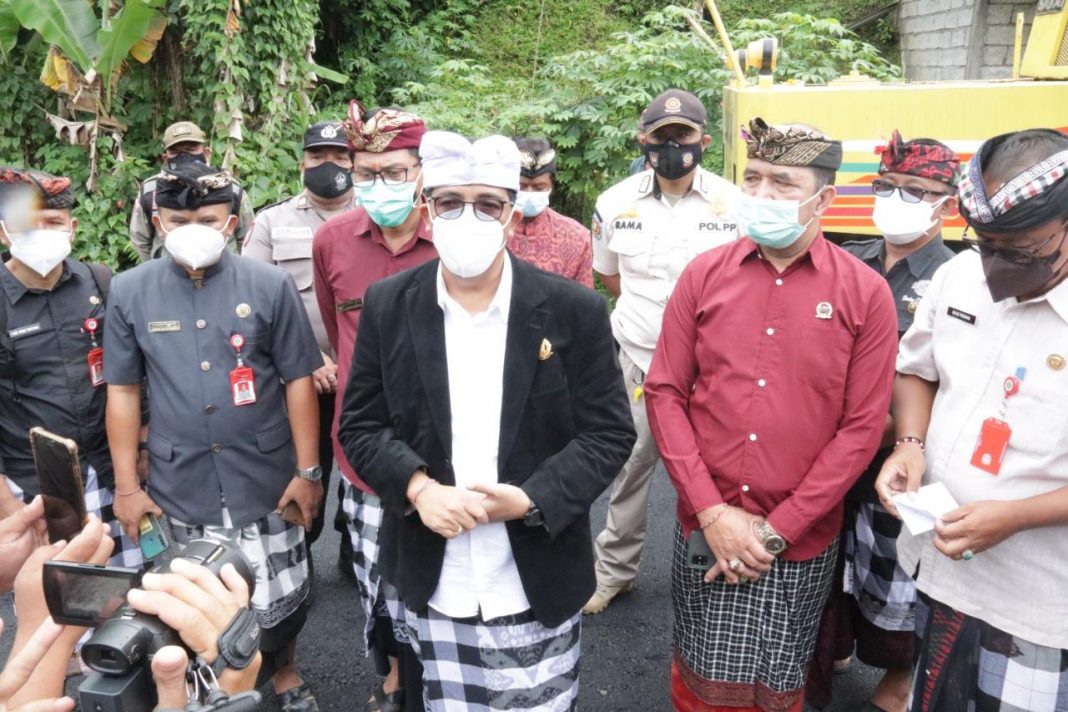 Tepati Janji Politik, Bupati Sanjaya Pantau Langsung Rekonstruksi Ruas Jalan Perean-Penyucuk