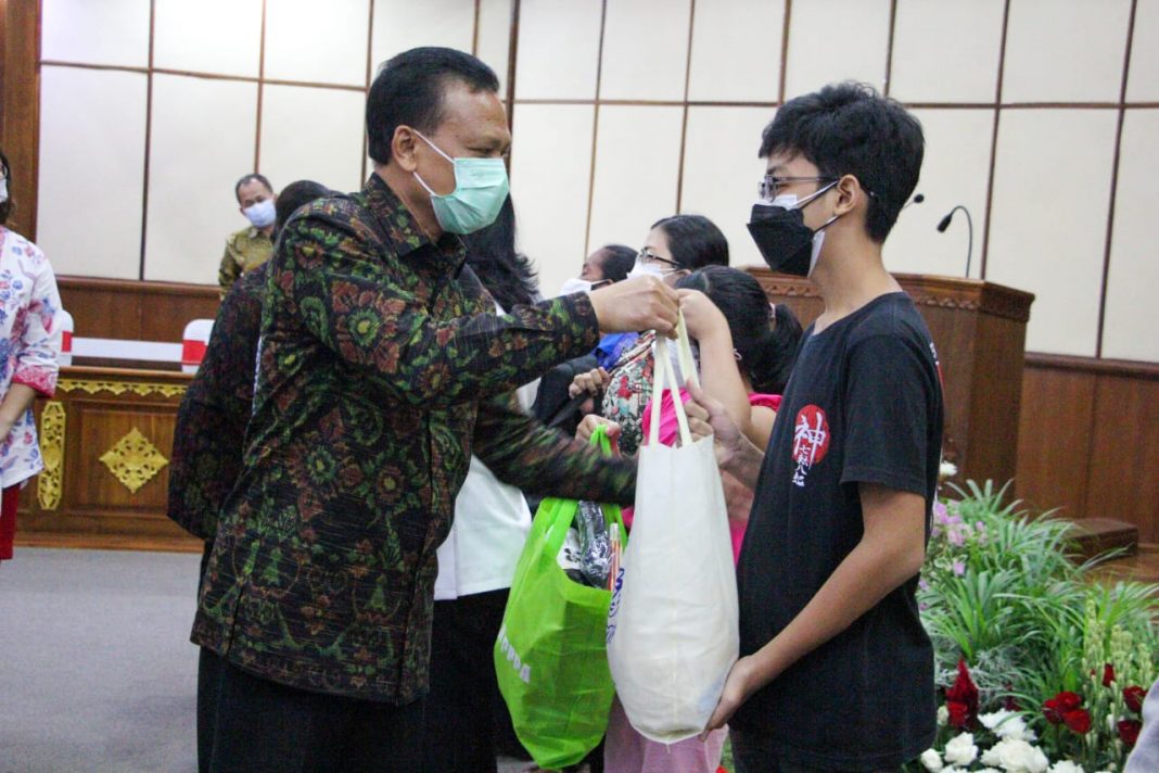Pemprov Bali Bersama Kementerian PPA Komitmen Beri Perhatian Khusus Anak Yatim, Piatu dan Yatim Piatu Akibat Pandemi