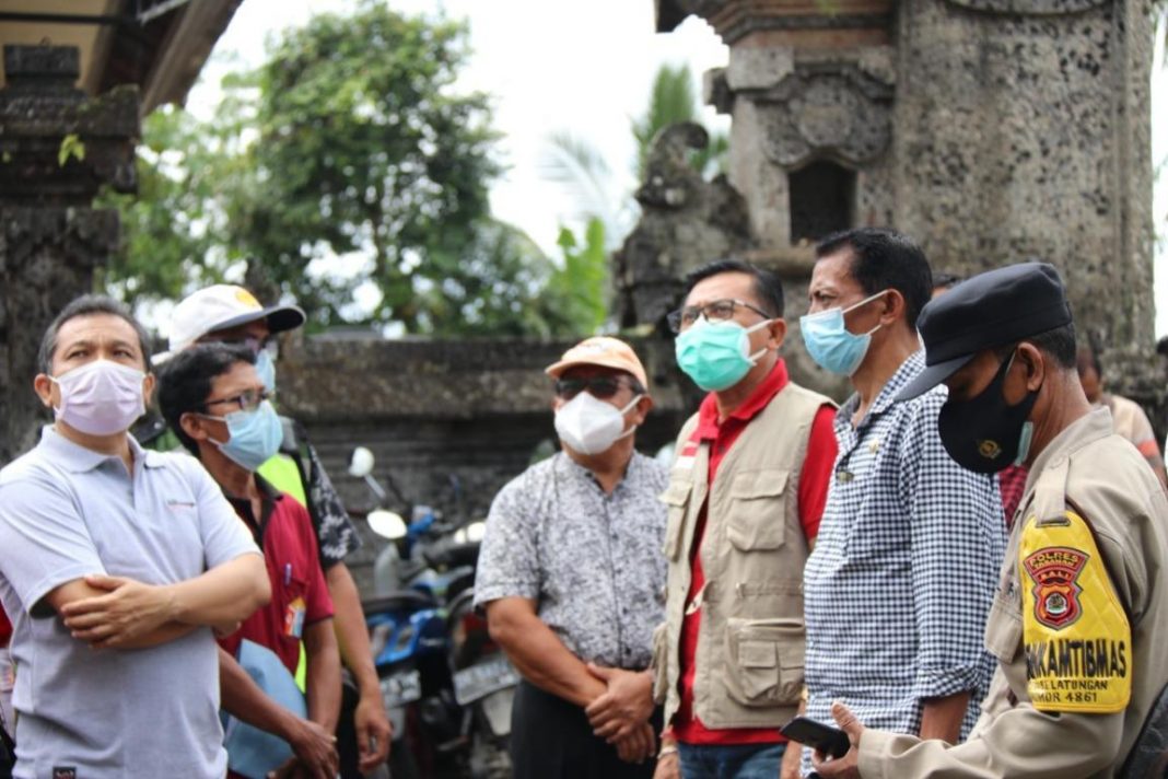 Sekda Tabanan Tinjau Pamsimas hingga Percepatan Vaksinasi di Desa Belatungan