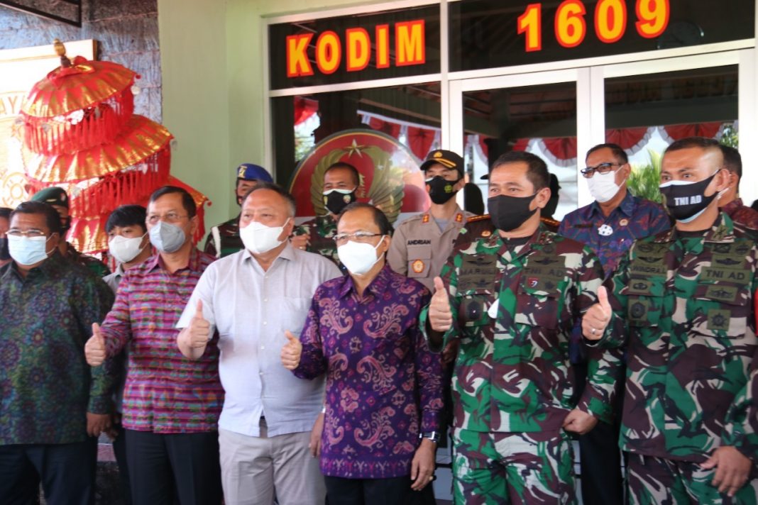 Gubernur Koster dan Pangdam IX Udayana, Kunjungi Kodim 1609/Buleleng