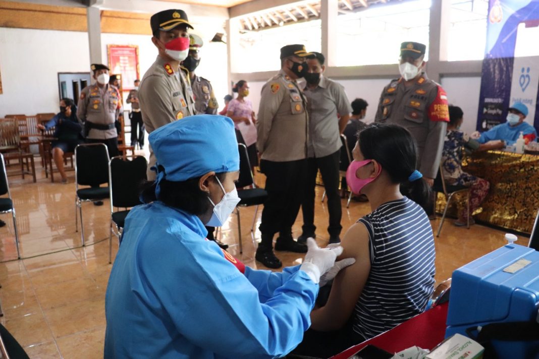 Gerai Vaksin Presisi Polri Di Polres Buleleng Sebagai Imbangan Vaksin Merdeka
