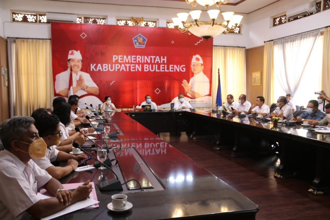 Sekda Suyasa Minta Masyarakat Segera Gunakan Aplikasi PeduliLindungi