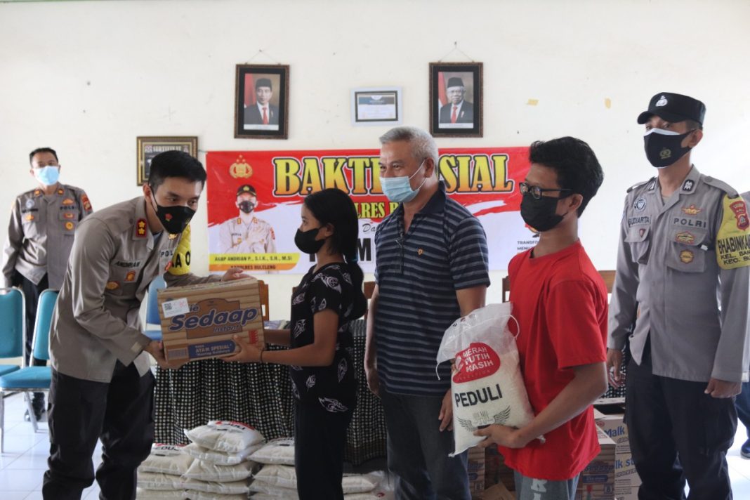 Kapolres Serahkan Sembako di Dua Yayasan