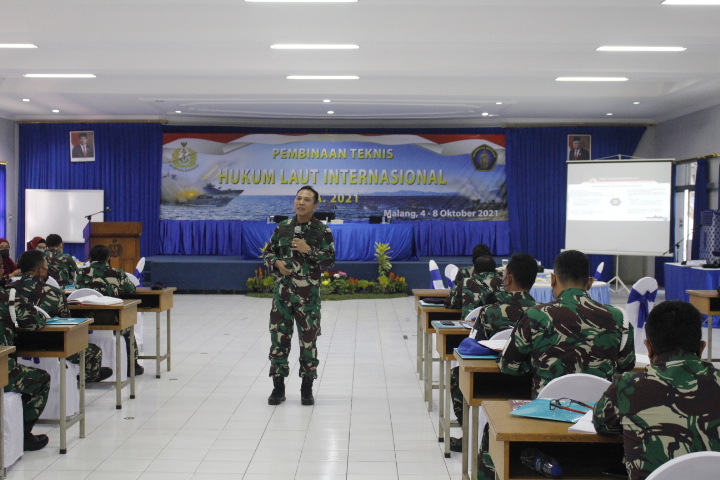 30 Perwira TNI AL Lantamal V Ikuti Bintek Hukum Laut Internasional