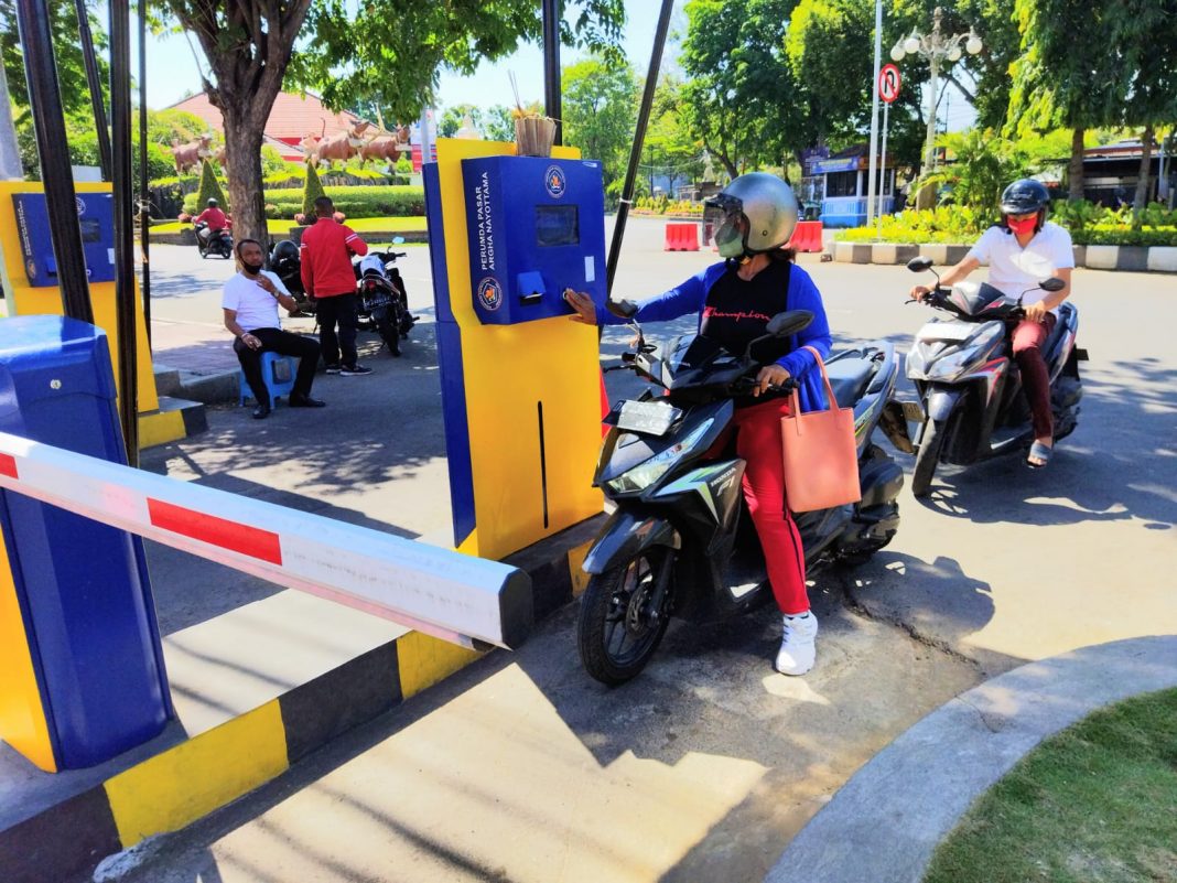 Terapkan e-Parkir, Pasar Banyuasri Raup 7 Juta Per Hari
