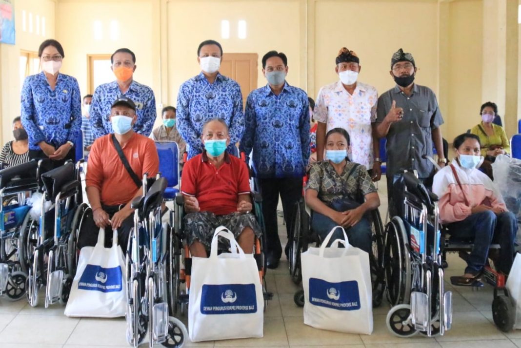 Peduli Sesama, KORPRI Bali Bantu 1000 Paket Sembako dan Kursi roda