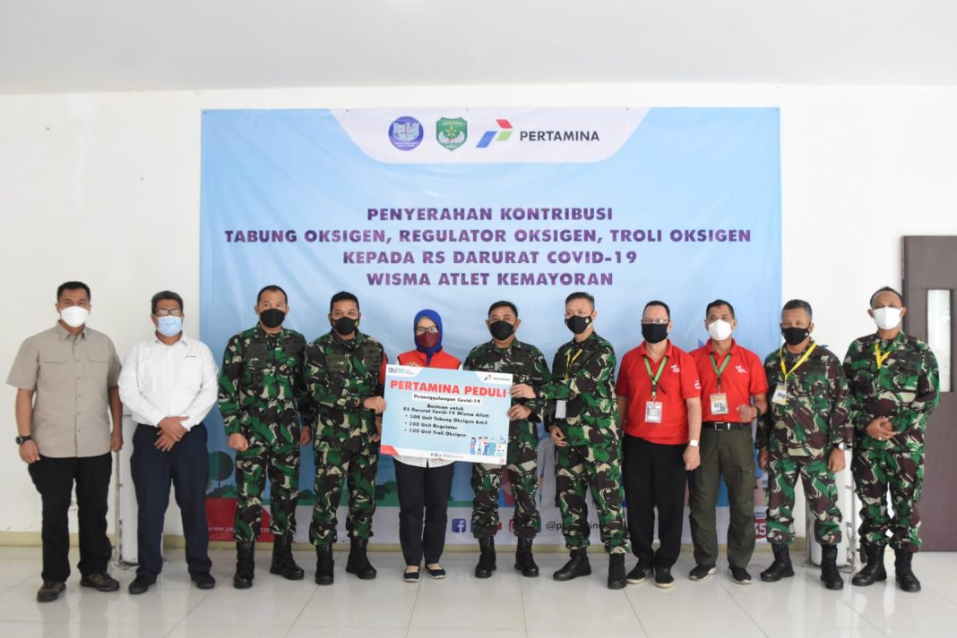 Kasdam Jaya Menerima Bantuan Tabung, Regulator dan Trolley Tabung Oksigen dari PT Pertamina Persero