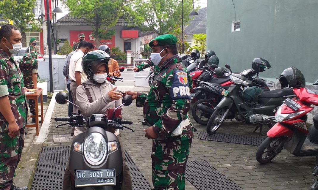 Tanamkan Budaya Disiplin Berlalu Lintas, Kodim 0808/Blitar Gelar Pemeriksaan Kendaraan