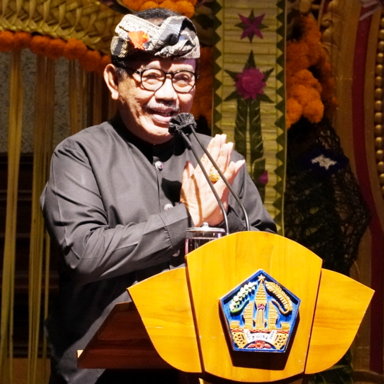 Wagub Cok Ace Buka Mahasabha III Kertha Semaya Trah Dhalem Provinsi Bali
