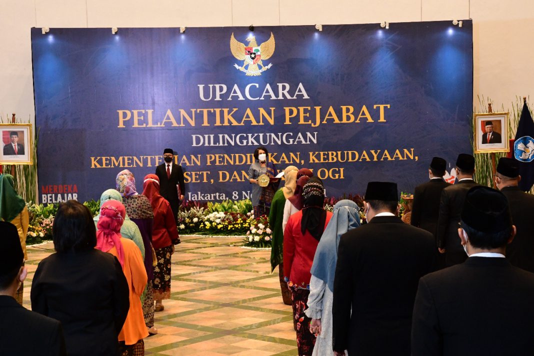 Lantik 56 Pejabat, Sesjen Kemendikbudristek: Tingkatkan Profesionalisme dan Kualitas Kerja