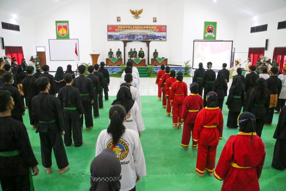 Korem 071/Wijayakusuma Gelar Pencak Silat Tradisional Giat Komsos Kreatif