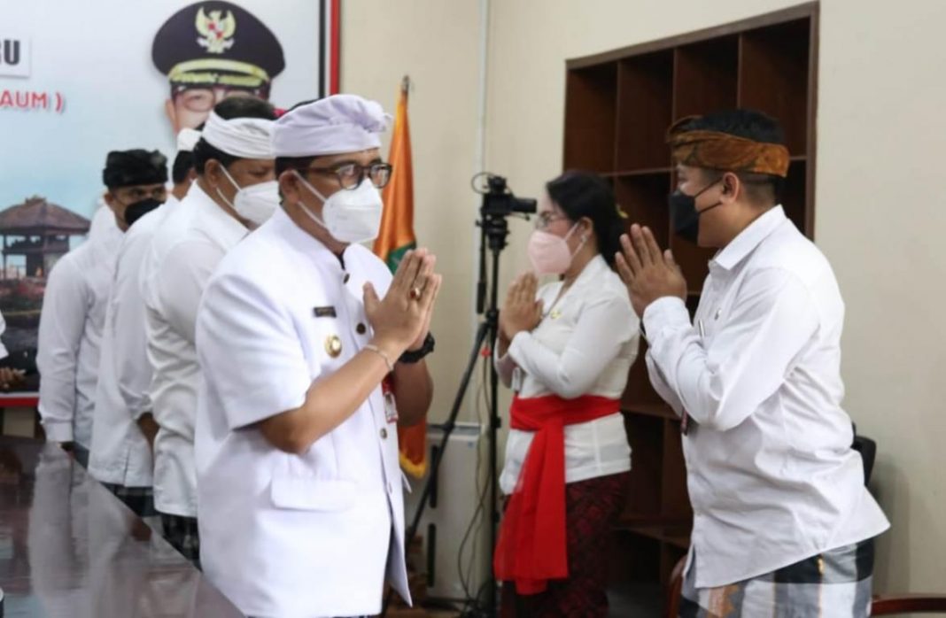 Lantik 40 Pejabat, Bupati Tabanan Tegaskan untuk Wujudkan Pemerintahan yang Bersih