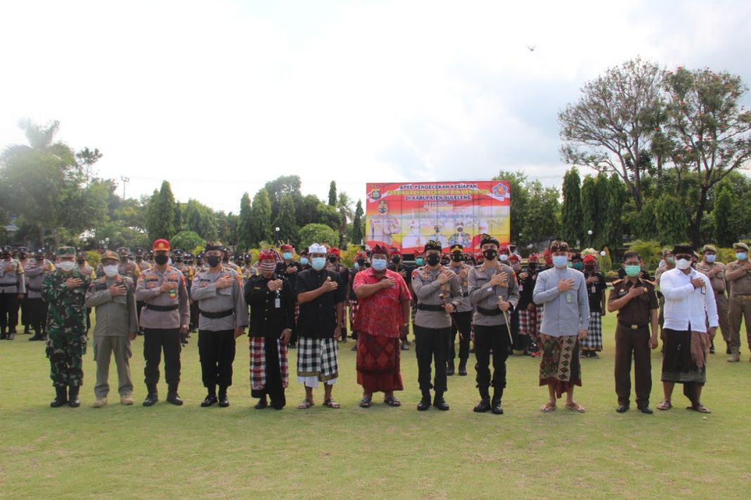 Kapolda Bali Pimpin Apel Pengecekan Kesiapan Sipandu Beradat dan Bankamda