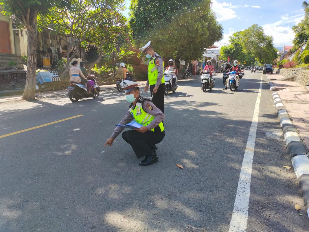 Tanpa Helm Pengaman, IRT Tewas Terlibat Lakalantas