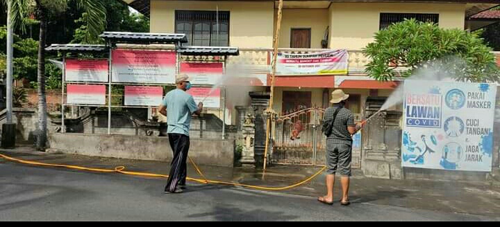 Melandai, Satgas Tetap Lakukan Penyemprotan Disinfektan