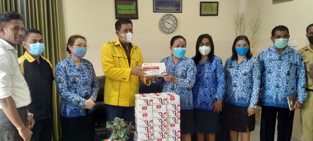 Partai Golkar Sumbang Ribuan Rapid Test Antigen Bagi Rumah Sakit dan Puskesmas di Belu