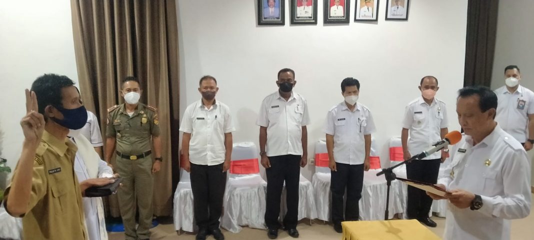 Tindak Lanjut Putusan Mahkamah Agung RI, Bupati Agus Taolin Berhentikan Kades dan Lantik Pj Kades Desa Leowalu