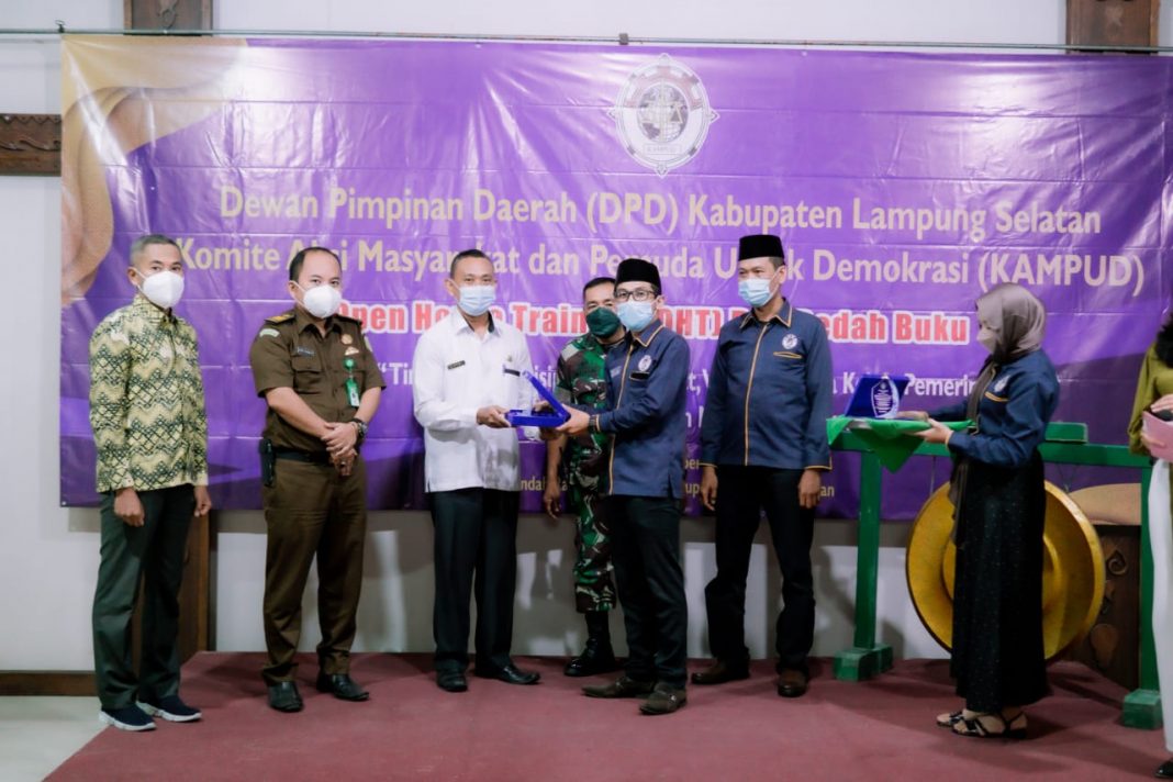 OHT KAMPUD Lamsel Membedah Buku Tata Kelola dan Dinamika Penanganan Pelanggaran Pilkada