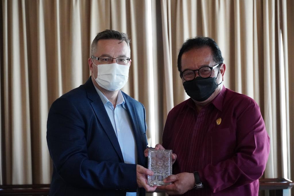 Terima Wakil Menteri Luar Negeri Republik Ceko, Wagub Cok Ace Tegaskan Bali Siap Terima Wisatawan Mancanegara