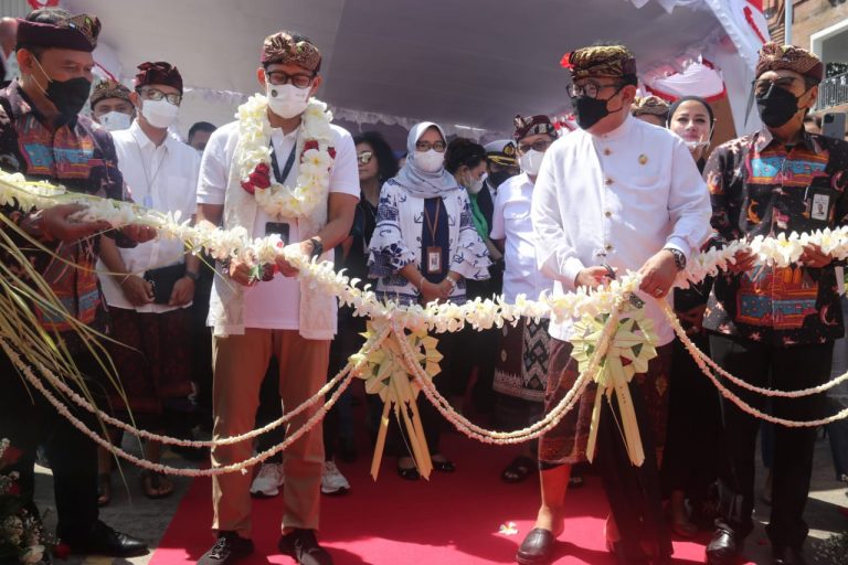 Wagub Bali Saksikan Peresmian Pengoperasian KM Kirana VII oleh Menparekraf Sandiaga Salahuddin Uno