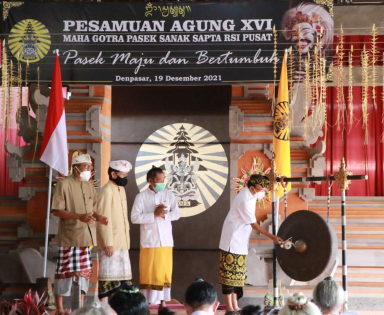 Buka Pasamuan MGPSSR, Gubernur Bali Minta Paiketan Pasemetonan Perluas Kontribusi