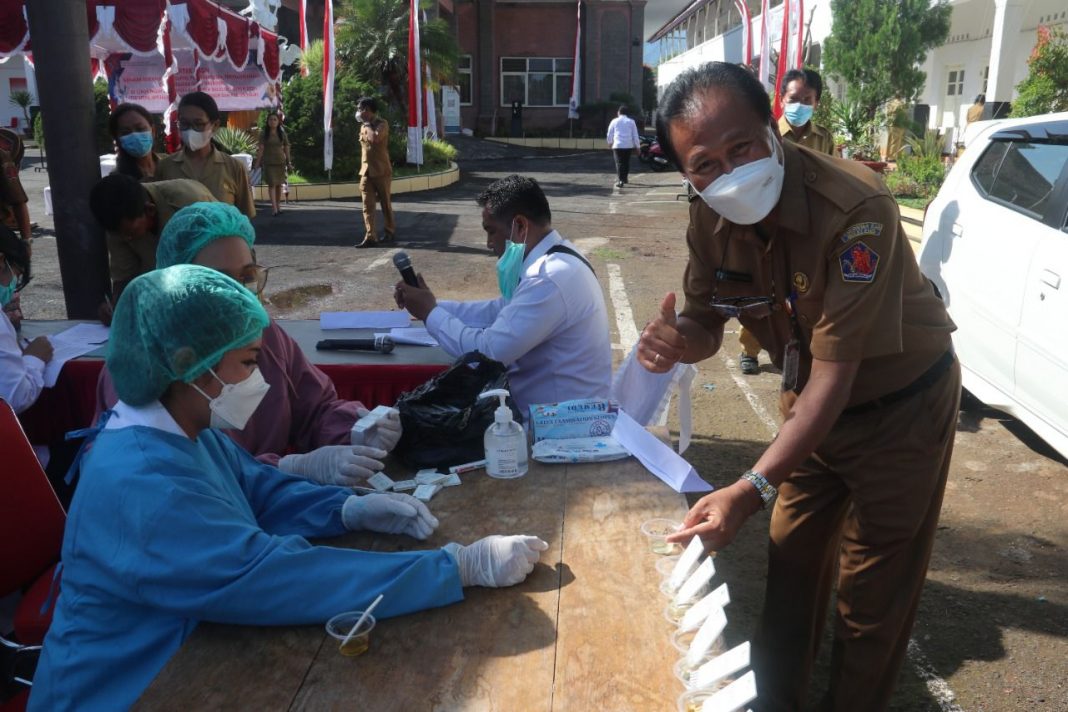 235 ASN Disdikpora Buleleng Lakukan Tes Urine
