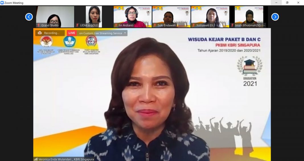 131 Pekerja Migran Indonesia di Singapura Diwisuda