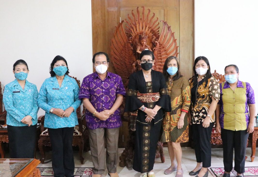 Ny. Putri Koster Gandeng YKI Bali Bersinergi Sosialisasi Pencegahan Kanker di Bali