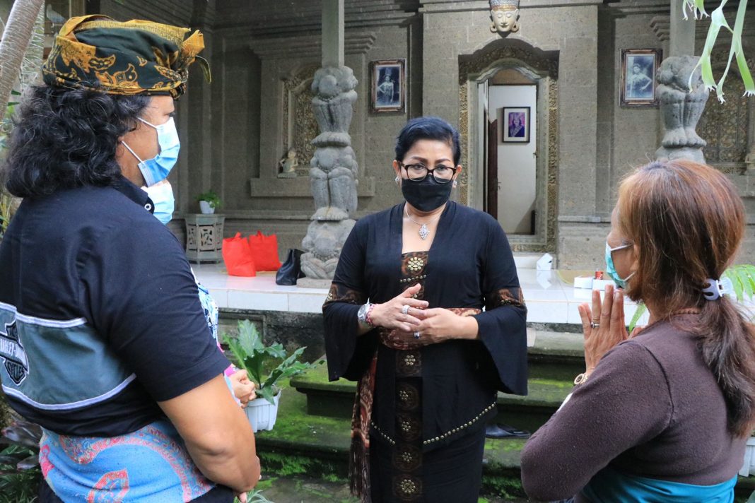 Putri Koster Ajak Seniman Tak Surut Berkarya Guna Pelestarian Budaya Bali