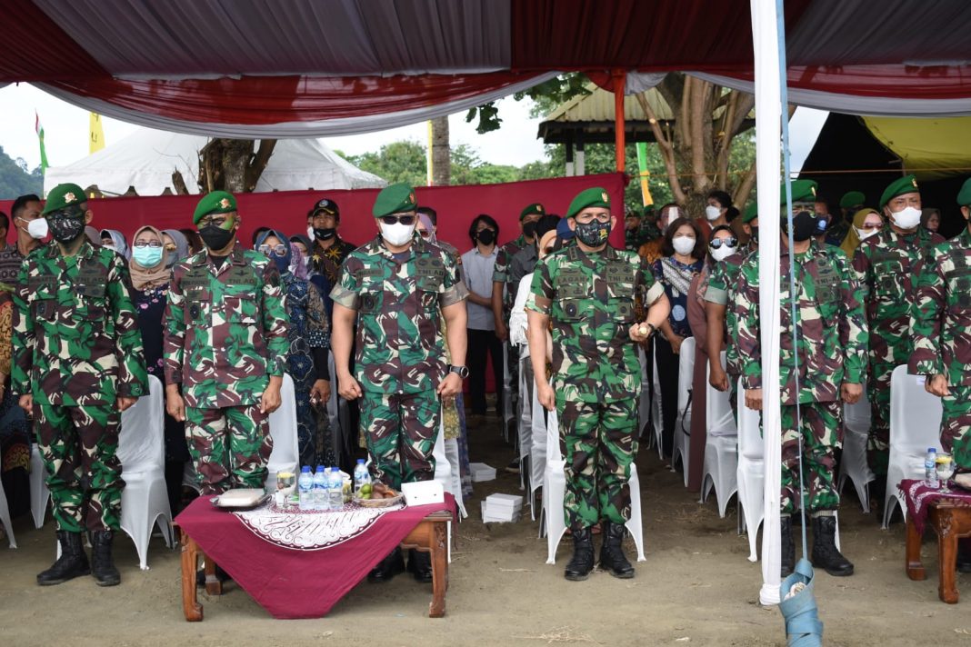 Danrem 071/Wijayakusuma Hadiri Upacara Tradisi Pembaretan Sarcabif Taruna Akmil Tingkat IV TA 2021