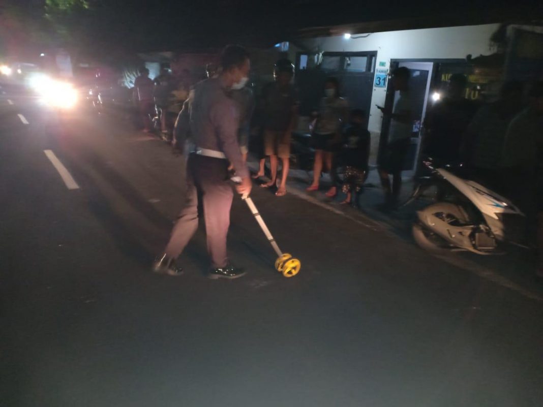 Mencoba Nyalip, Artawan Tewas Tergilas Ban Truck