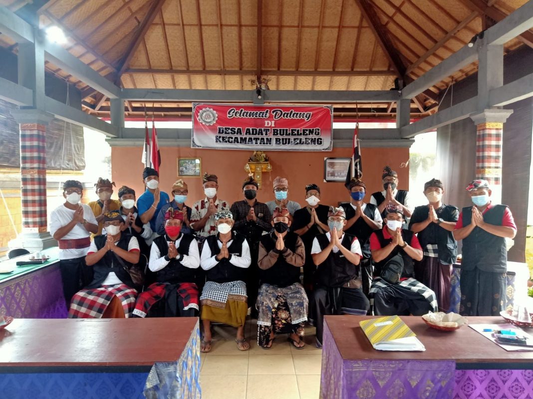 Siap Ngayah, Satgas Gotong Royong Desa Adat Buleleng Konsisten Hadir di Tengah Masyarakat