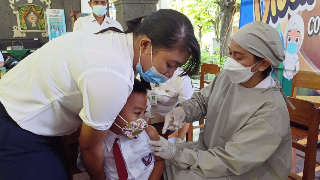 Masyarakat Jangan Panik terhadap Indikasi KIPI Pasca Vaksinasi Anak