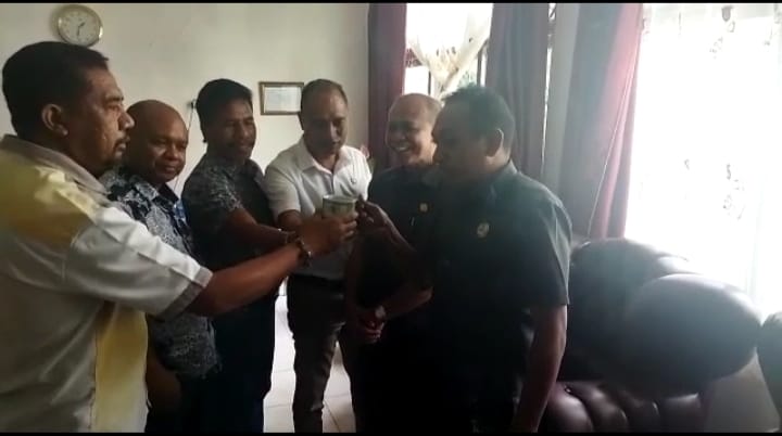Saling Debat Panas, Dua Anggota DPRD Belu Akhirnya Berdamai