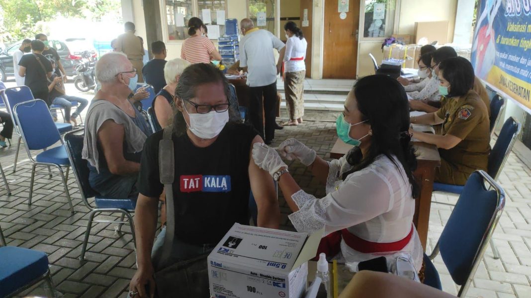 Bertahap, Vaksinasi Booster Mulai Disuntikkan Kepada Masyarakat Buleleng