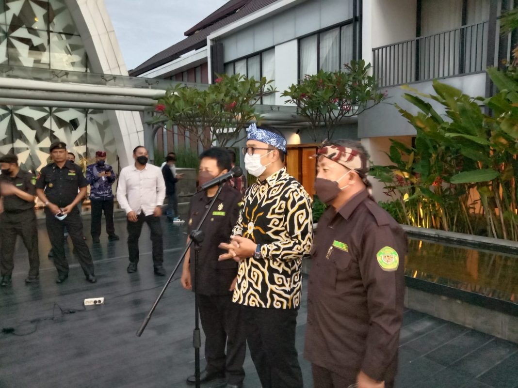 Lecehkan Orang Sunda, Kang Emil Minta Arteria Dahlan Minta Maaf Terbuka