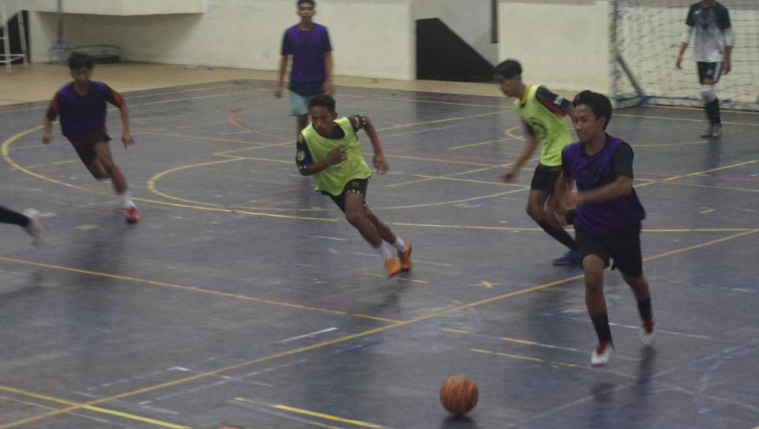 Peserta Seleksi Futsal Membeludak