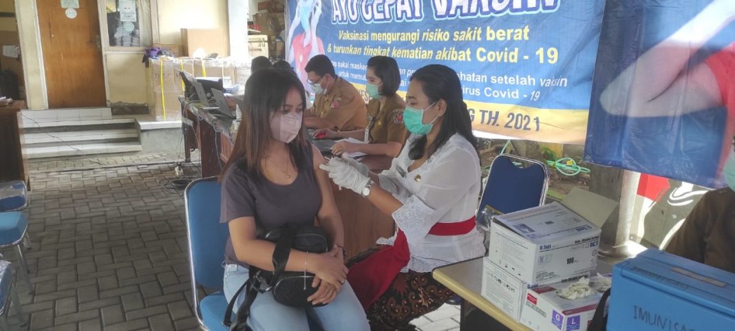 Seluruh Puskesmas di Kabupaten Buleleng Siap Layani Vaksin Dosis Ketiga