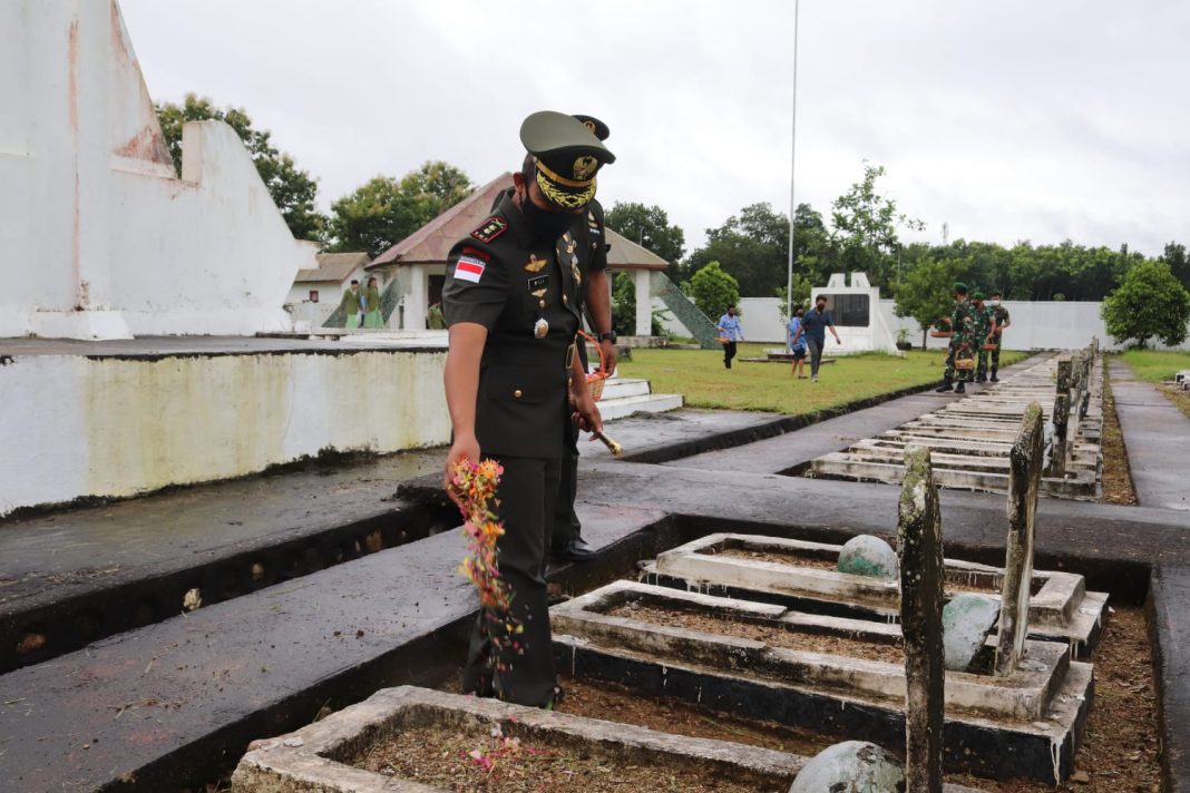 Peringati HUT Korem 161/WS ke-61, Dandim Belu Pimpin Ziarah ke TMP Seroja