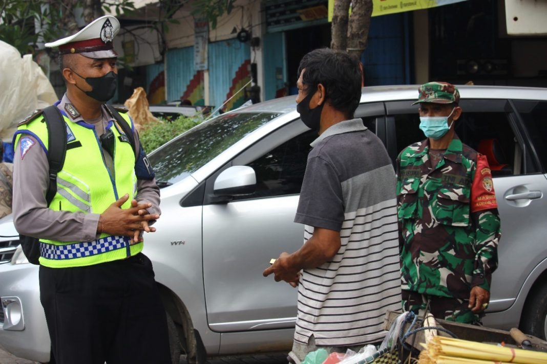 Tim Cakra Nanggala Buleleng Sebarkan Informasi tentang Covid-19 melalui Siaran Keliling
