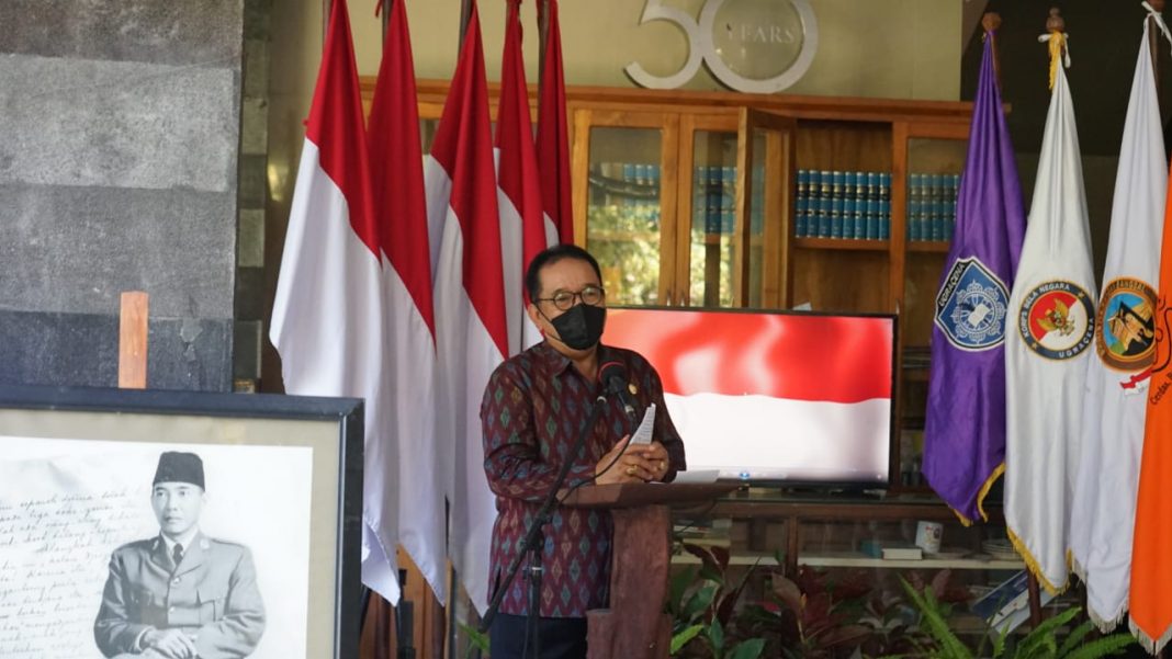 Hadiri Pelatihan Jurnalistik, Wagub Cok Ace Mengajak Insan Pers Menyajikan Berita Berimbang Sesuai Data dan Fakta