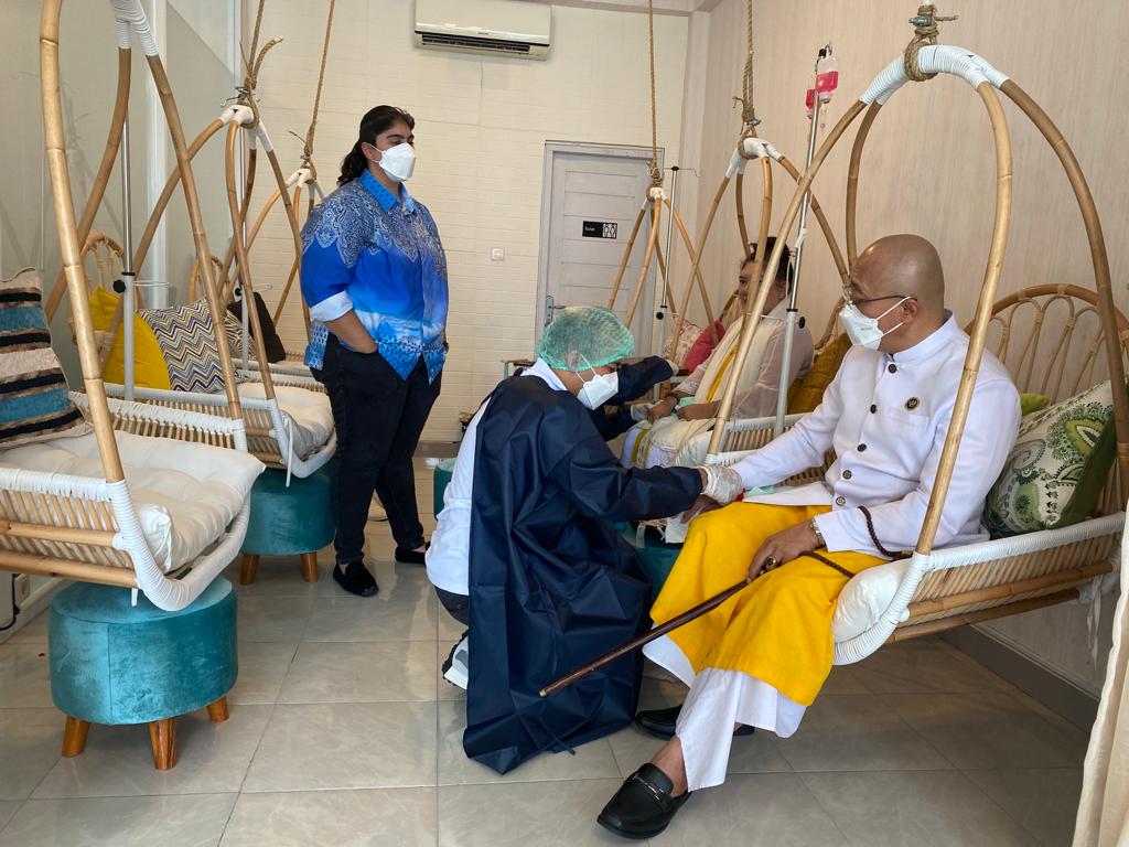 Sambut Bali Bangkit, Klinik Khaina Beri Layanan Spesial untuk Infus Vitamin