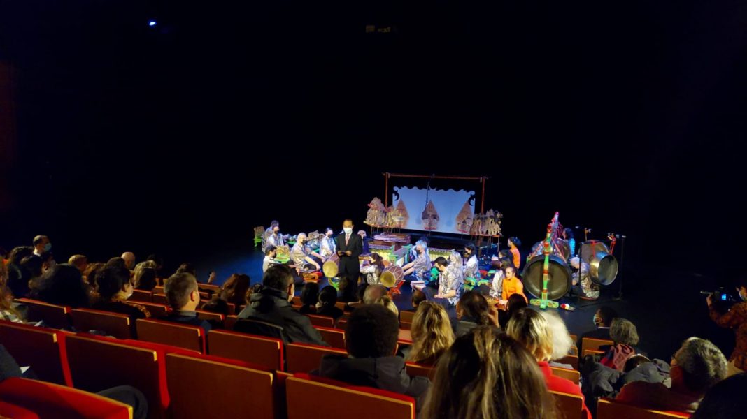 Wayang Kulit dan Gamelan Dipentaskan di Evry, Prancis