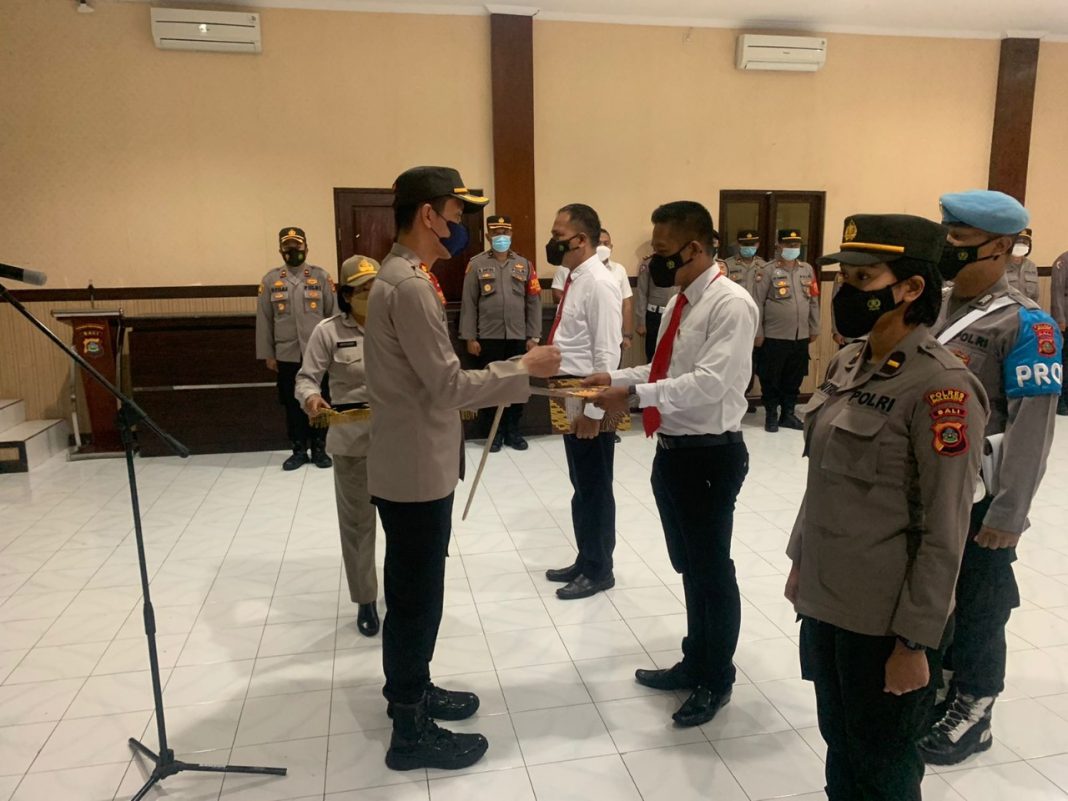 Memiliki Semangat Dedikasi Dalam Pelaksanaan Tugas, 47 Personel Diberi Reward