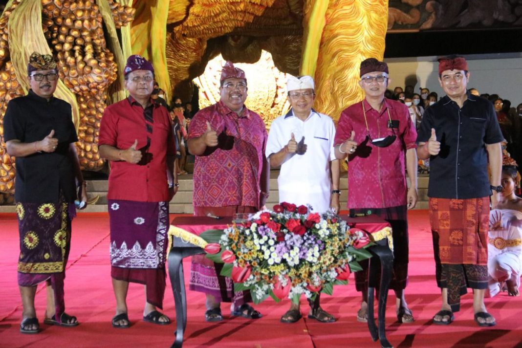 Gubernur Koster Puji Kinerja Bupati PAS Sukses Bangun RTH Bung Karno