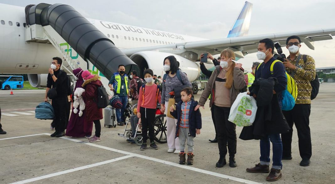 Garuda Evakuasi 80 WNI dari Ukraina