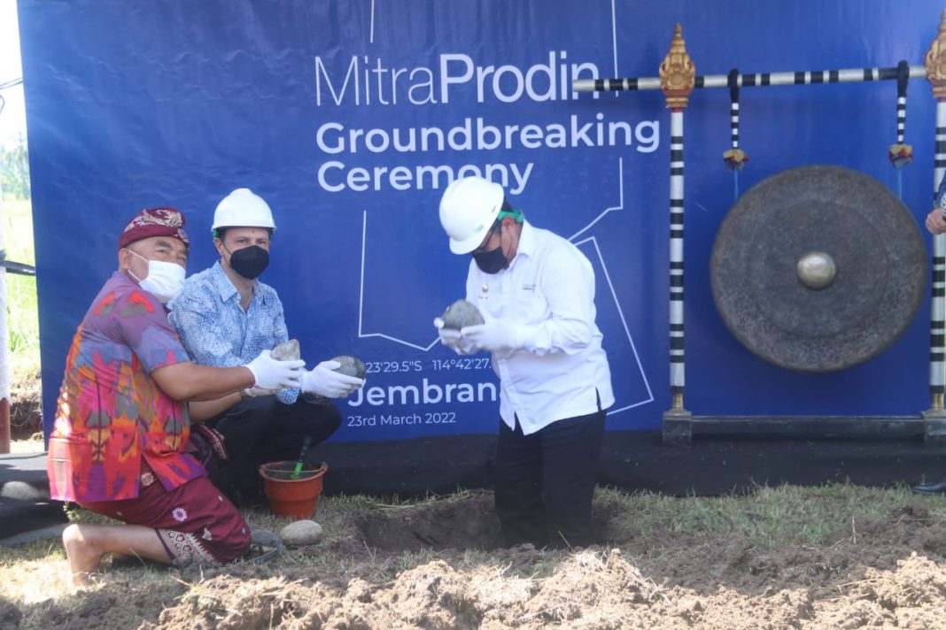Hadiri Ground Breaking PT. Mitra Prodin, Wagub Cok Ace Harapkan Warga Setempat Ikut Ambil Peluang Emas Dalam Peningkatan Sektor Ekonomi