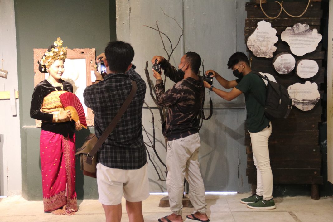 Puluhan Fotografer Antusias Hunting Foto, Rangkaian HUT Kota Singaraja ke 418 Tahun