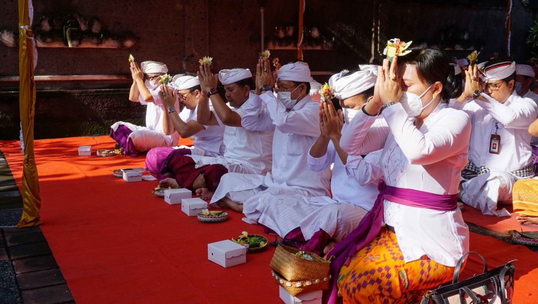 Awali Rangkaian Kegiatan HUT ke-418 Kota Singaraja, Pemkab Buleleng “Mepiuning”