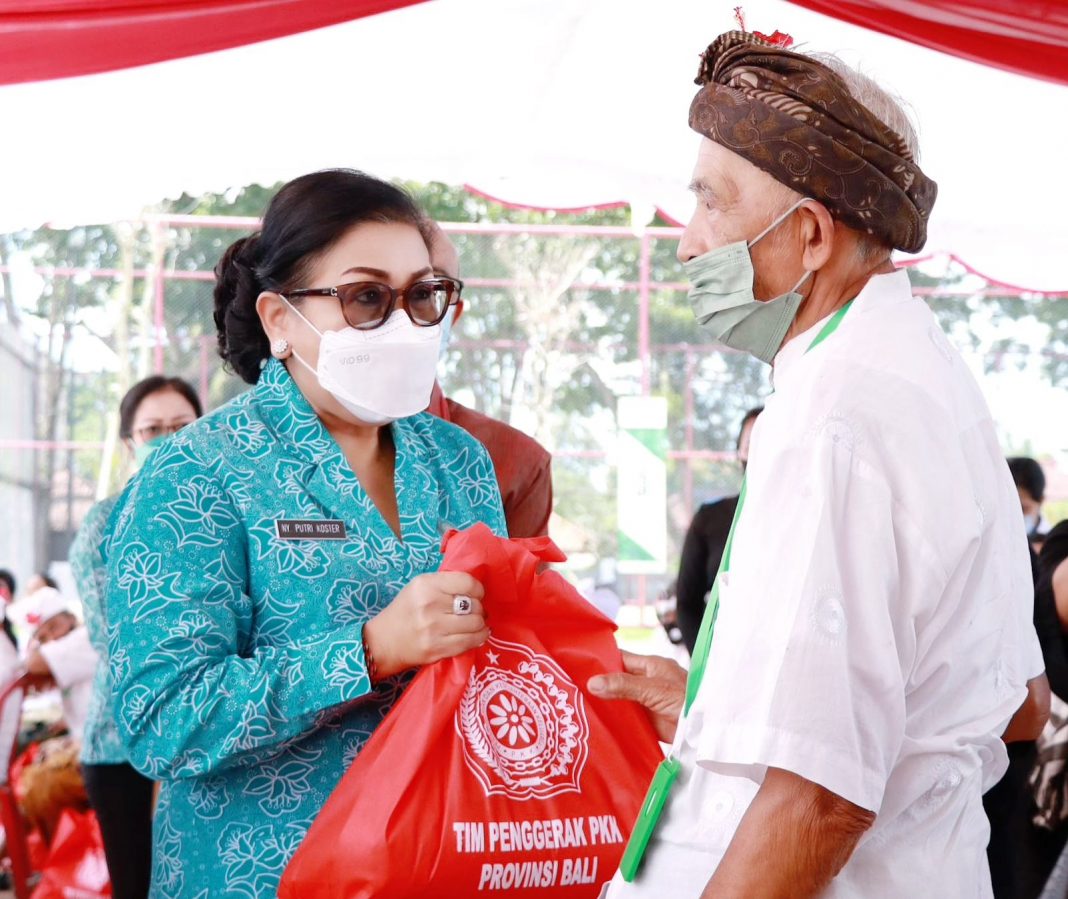 PKK Provinsi Bali Gelar Kegiatan Pasar Rakyat ‘Berbelanja dan Berbagi’ di Kabupaten Bangli